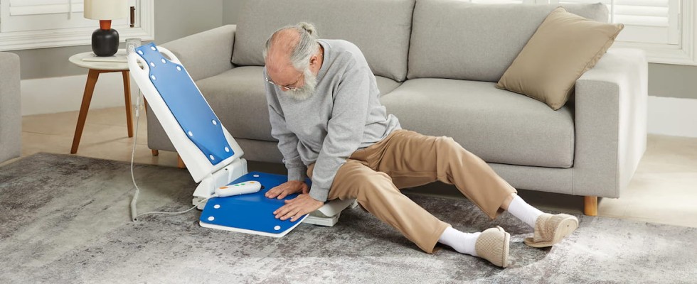 Bath Lift Chair a Lifesaver for Those With Balance Issues